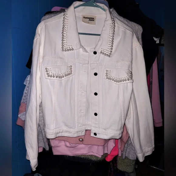 Savannah Jane Pearl Studded White Denim Jacket NWOT - Picture 2 of 4